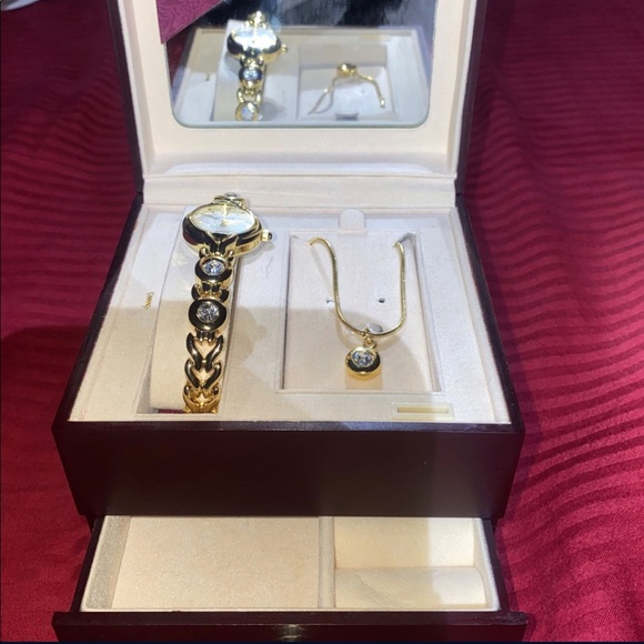 *SOLD* ADOLFO•Keepsake Jewelry Box necklace & watch set - Picture 3 of 9